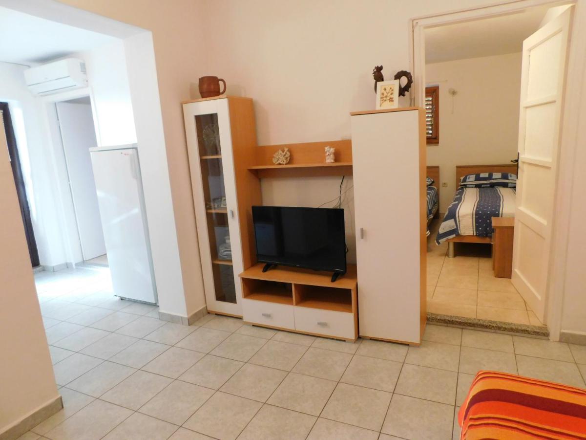 Apartments Marica Krk Town Exterior foto