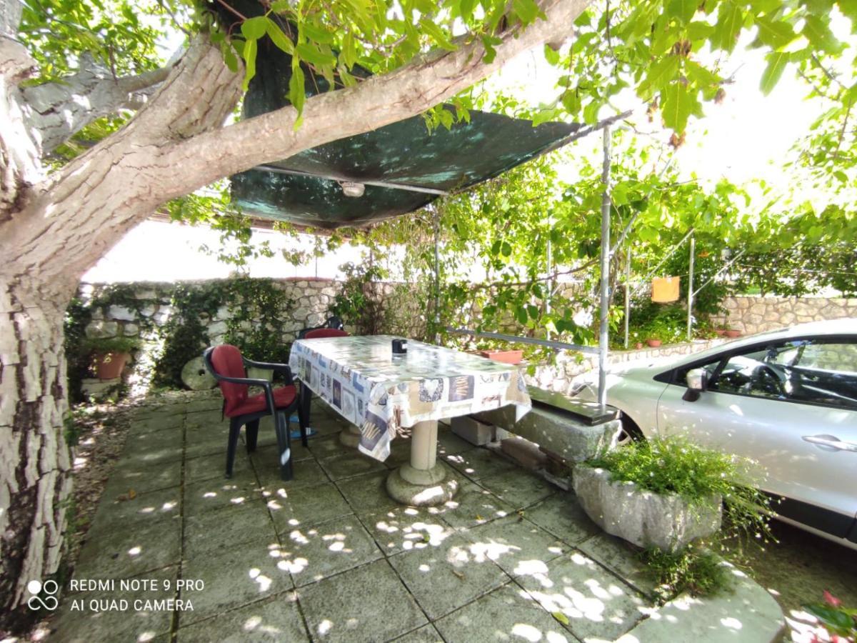 Apartments Marica Krk Town Exterior foto